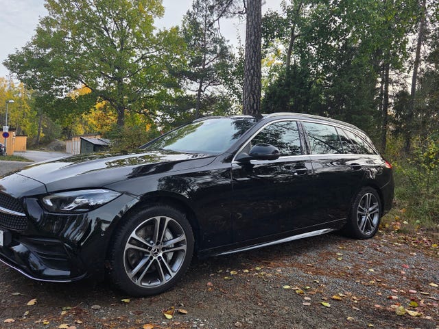 Mercedes-Benz C300 e 2024