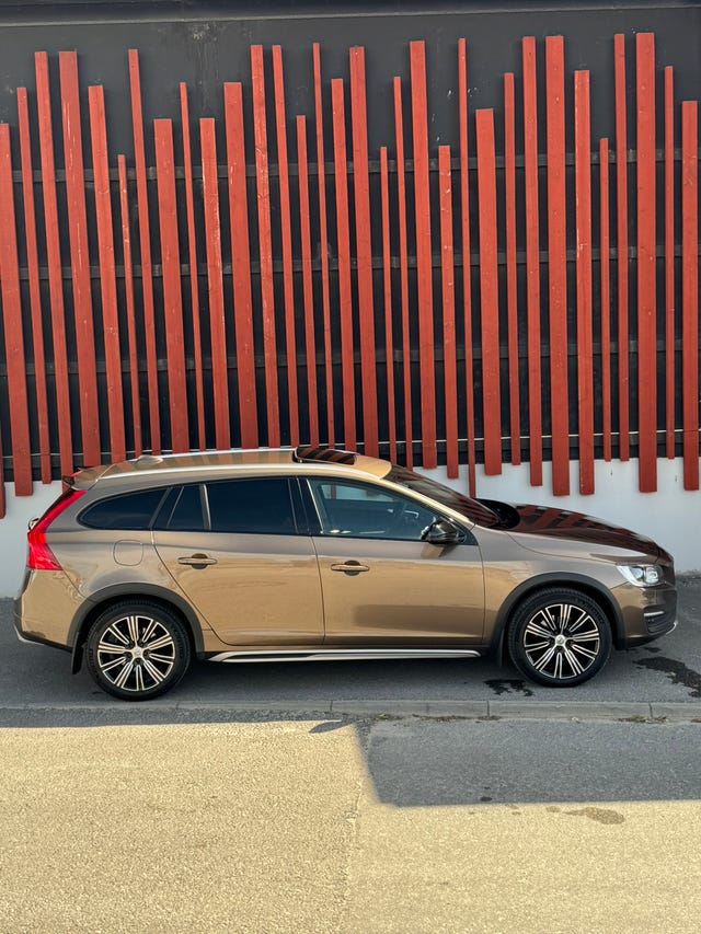 Volvo V60 Cross Country 2016 – bild 2