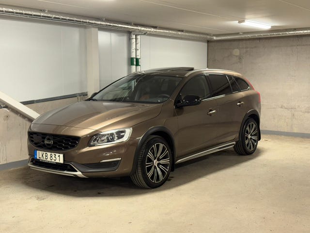 Volvo V60 Cross Country 2016