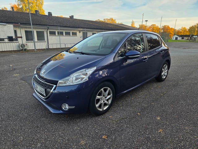 Peugeot 208 2012