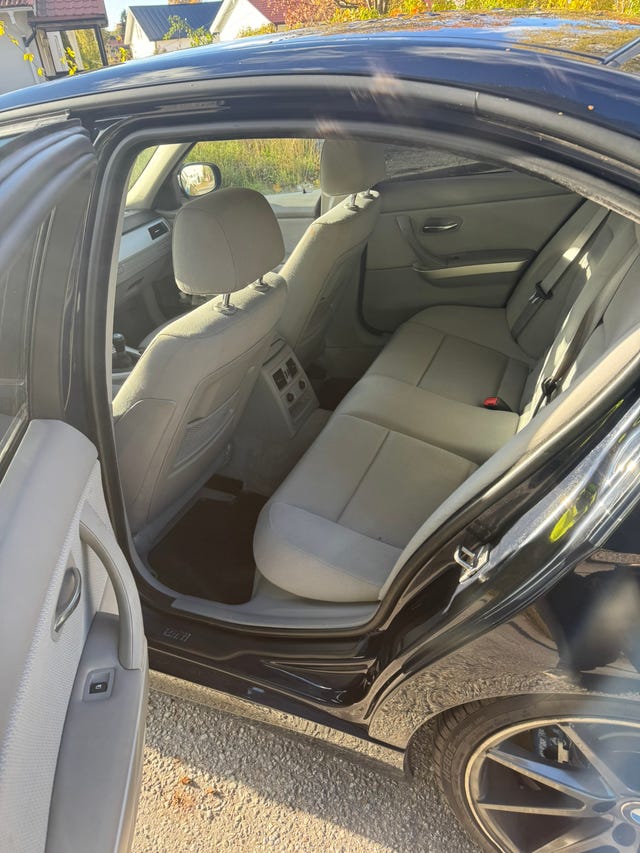 BMW 318d 2010 – bild 4