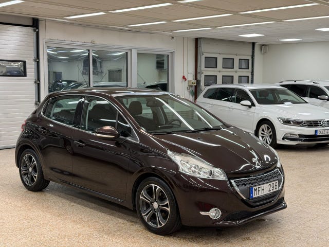 Peugeot 208 2012