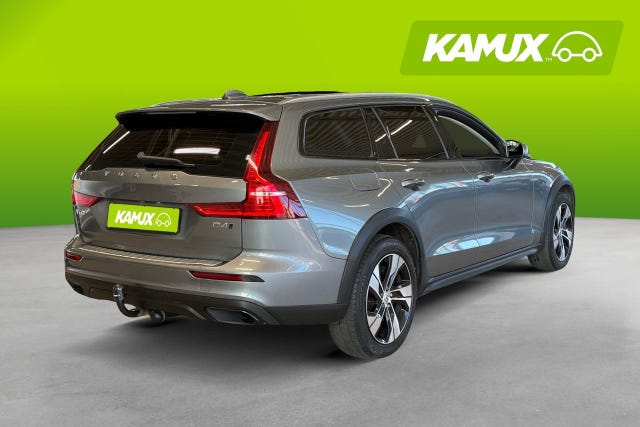 Volvo V60 Cross Country 2019 – bild 4