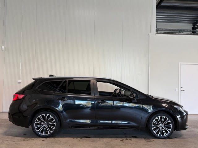 Toyota Corolla 2019 – bild 2