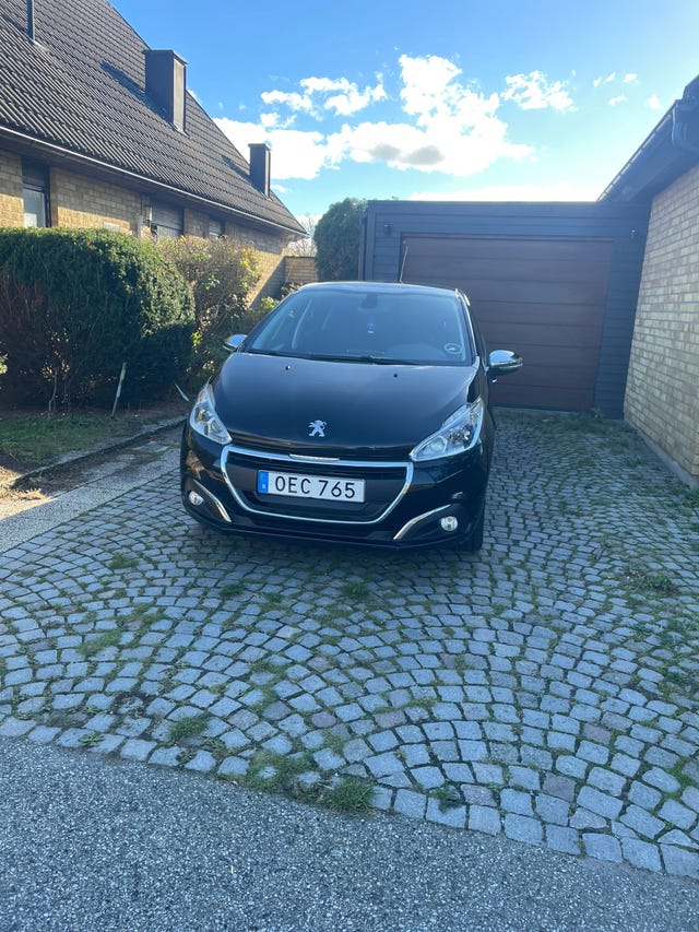 Peugeot 208 2016