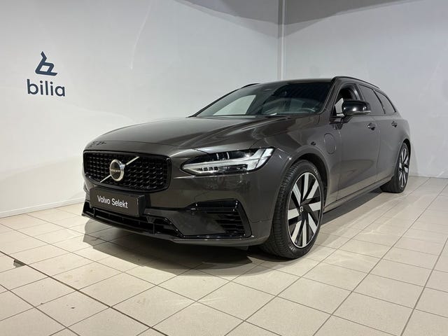 Volvo V90 2025