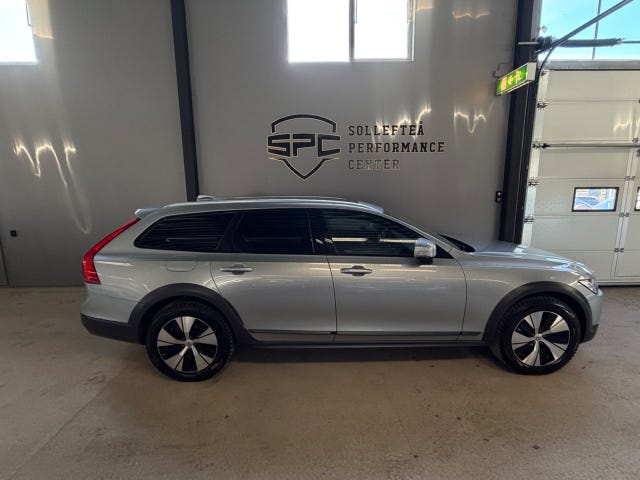 Volvo V90 Cross Country 2019 – bild 2