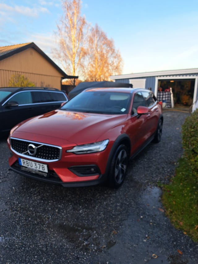 Volvo V60 Cross Country 2022