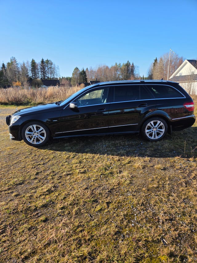 Mercedes-Benz E200 2011