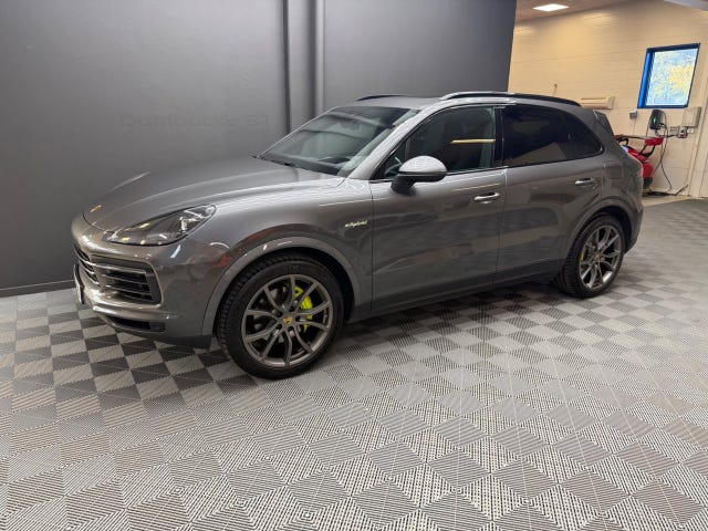 Porsche Cayenne 2021