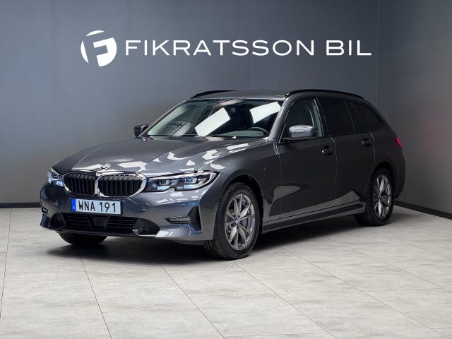 BMW 330e 2021