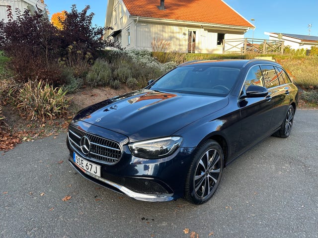 Mercedes-Benz E300 2023