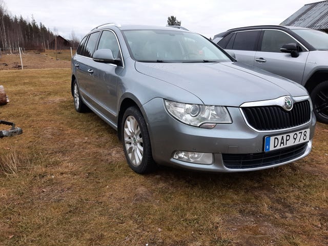 Skoda Superb 2012