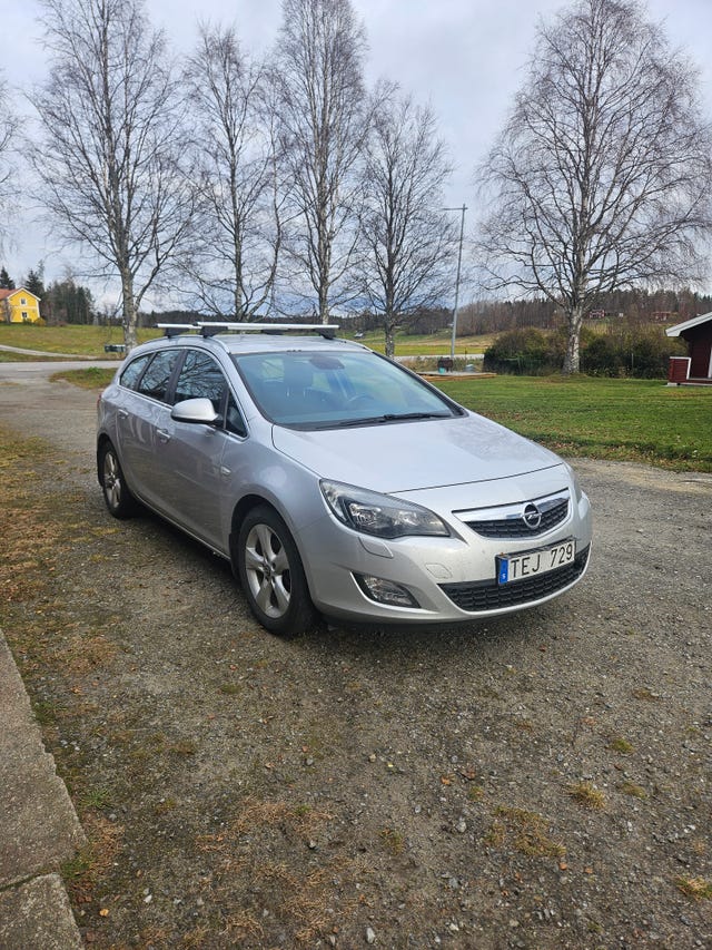 Opel Astra 2012