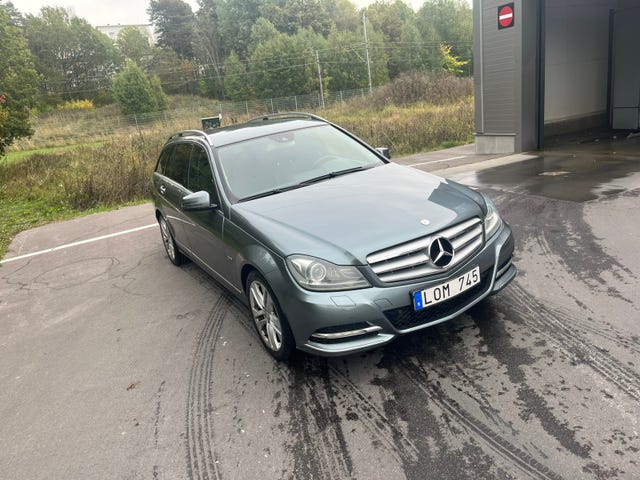 Mercedes-Benz C220 2012