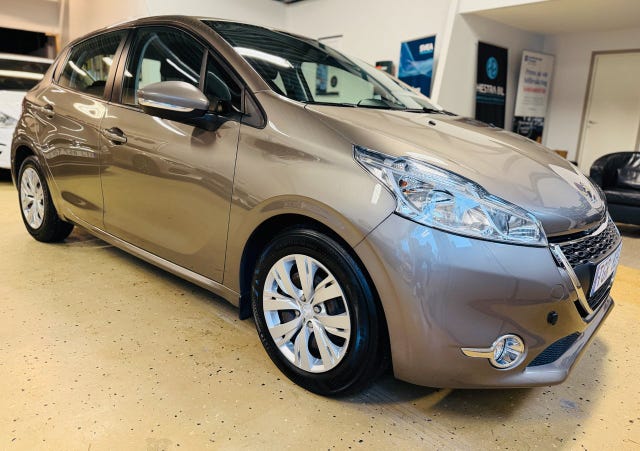 Peugeot 208 2012