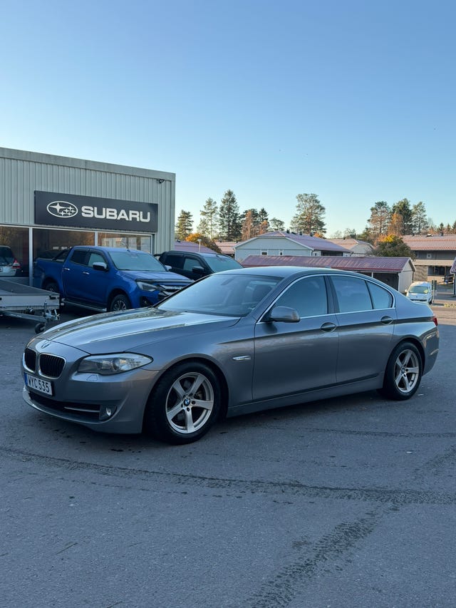 BMW 523i 2011
