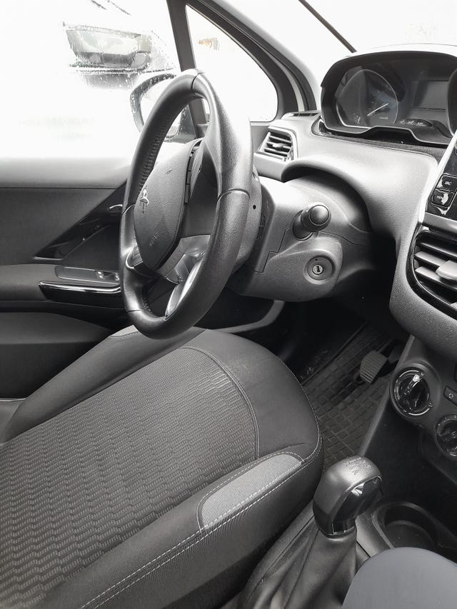 Peugeot 208 2015
