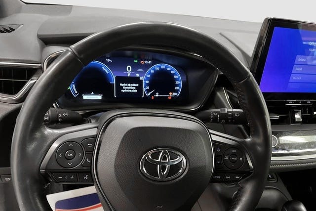 Toyota Corolla 2023 – bild 2