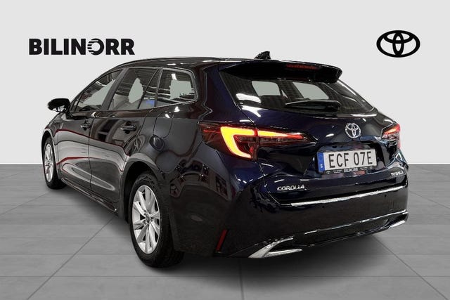 Toyota Corolla 2023 – bild 4