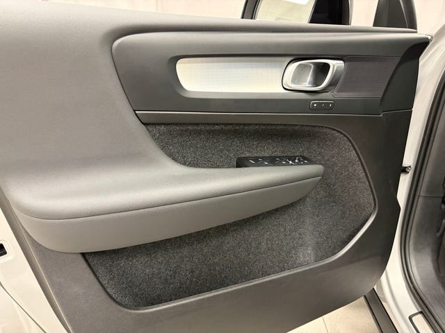 Volvo XC40 2025 – bild 4