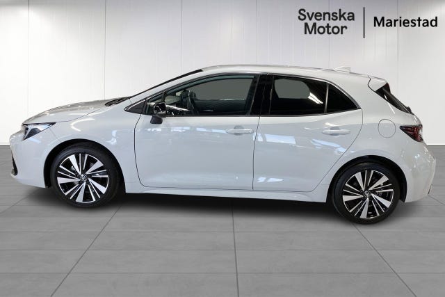 Toyota Corolla 2025 – bild 3