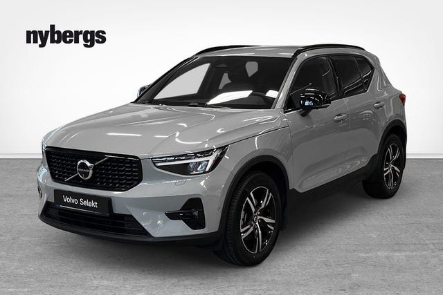 Volvo XC40 2025