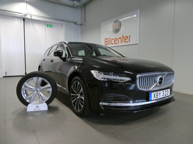 Volvo V90 2025