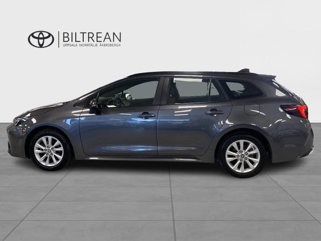 Toyota Corolla 2024 – bild 2