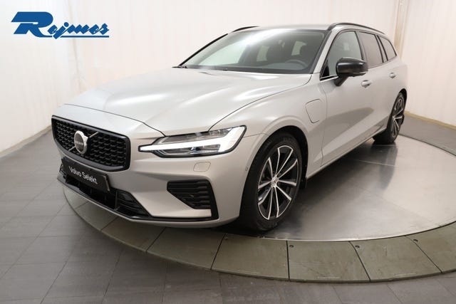Volvo V60 2025