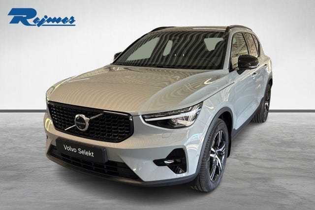 Volvo XC40 2025