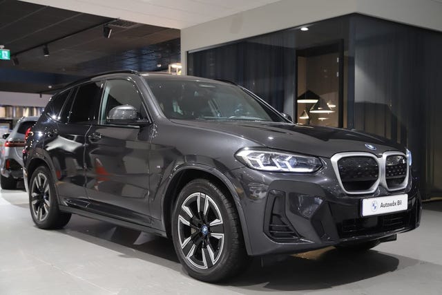 BMW iX3 2024