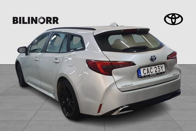 Toyota Corolla 2025 – bild 2