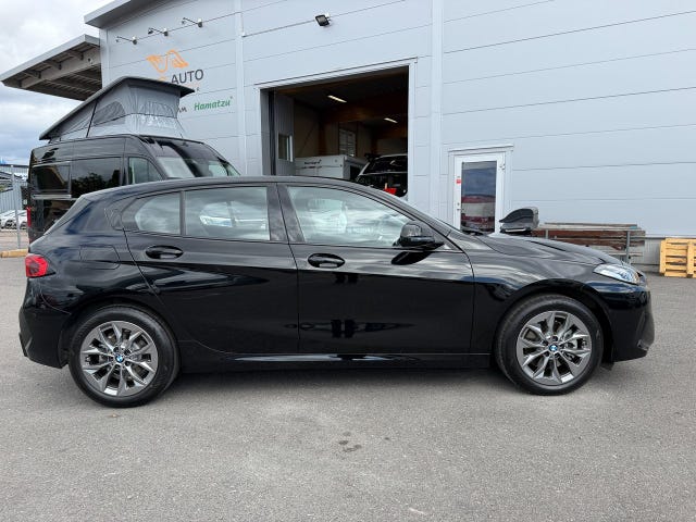 BMW 120i 2026 – bild 4