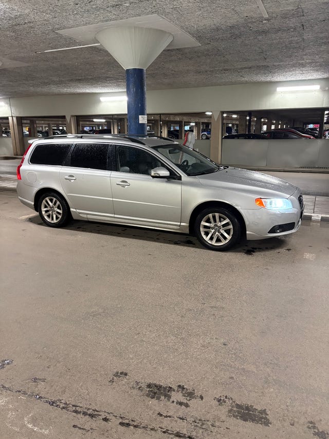 Volvo V70 2010 – bild 2