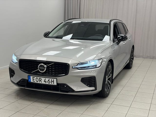 Volvo V60 2025