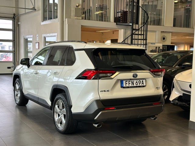 Toyota RAV4 2021 – bild 3