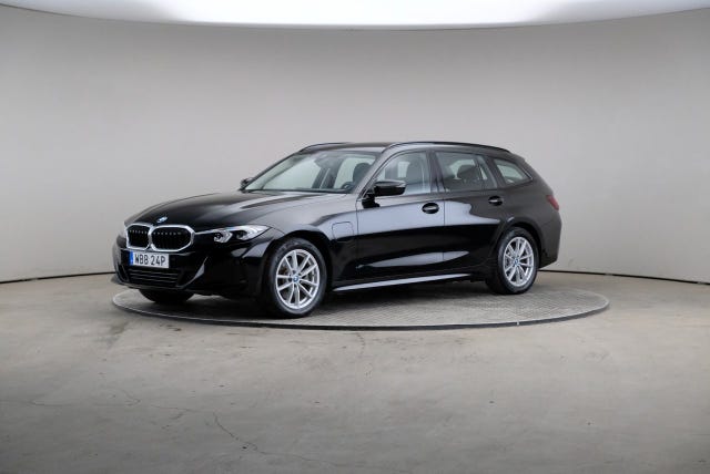 BMW 330e 2024