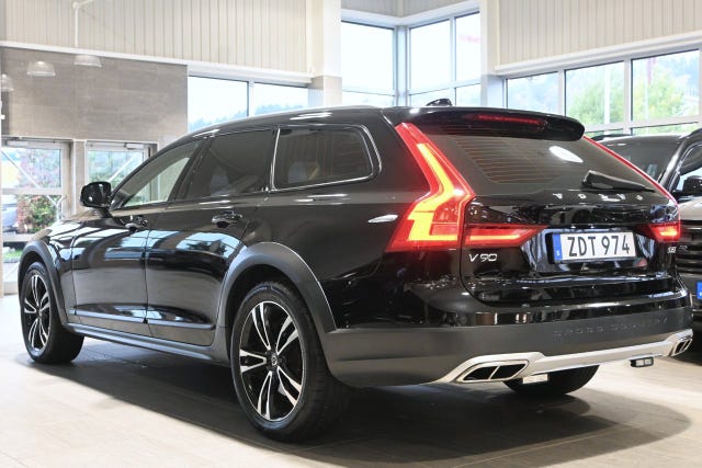 Volvo V90 Cross Country 2018 – bild 3