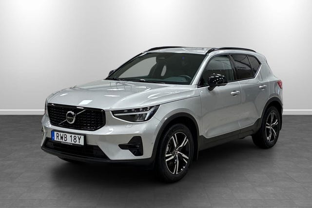 Volvo XC40 2025