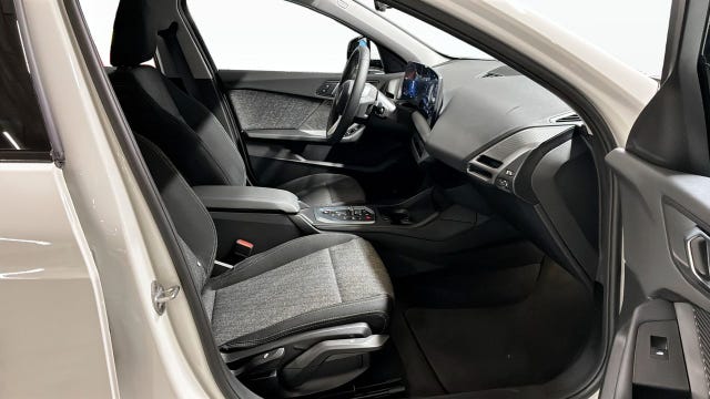 BMW 120 2026 – bild 3