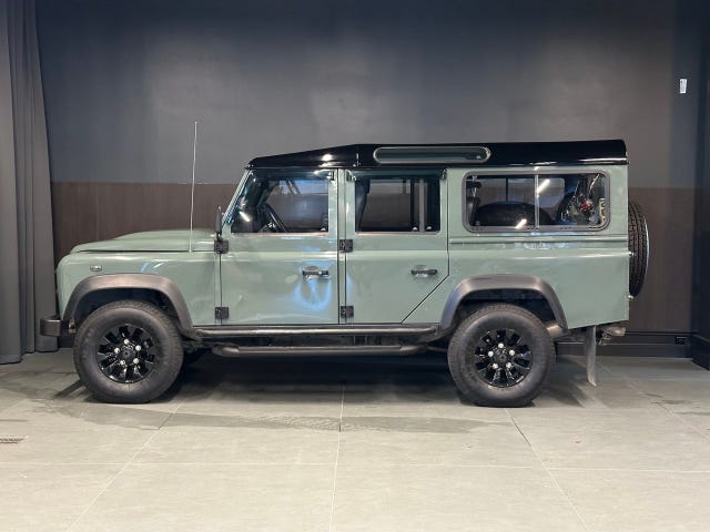 Land Rover Defender 110 2011