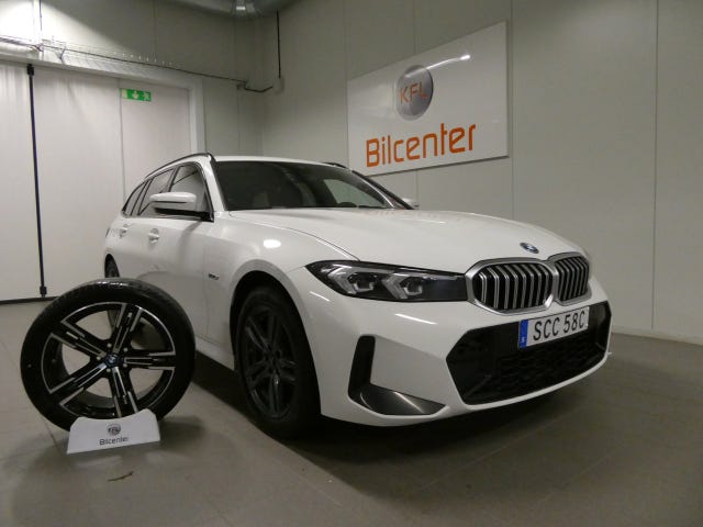 BMW 330e 2023