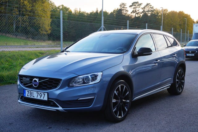 Volvo V60 Cross Country 2018 – bild 2