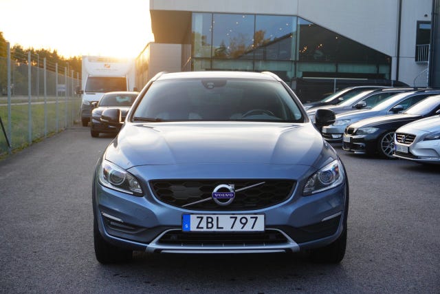 Volvo V60 Cross Country 2018 – bild 3