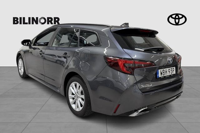 Toyota Corolla 2024 – bild 3
