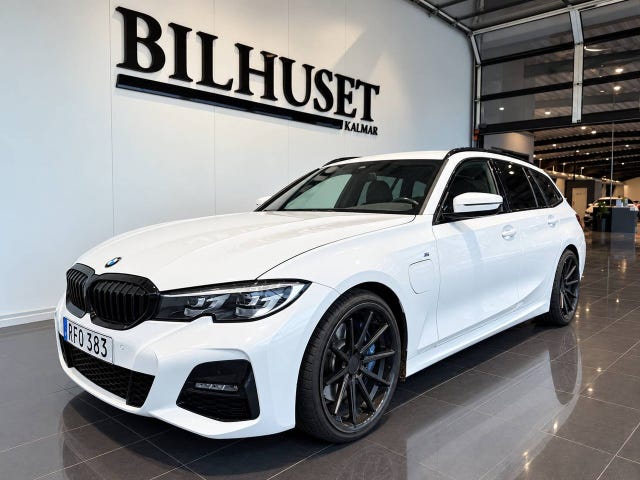 BMW 330e 2021