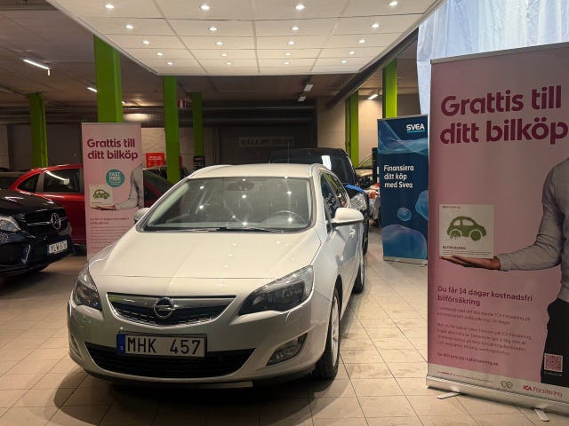 Opel Astra 2012