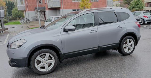 Nissan Qashqai+2 2010