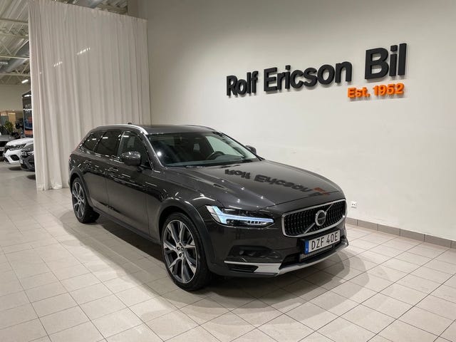 Volvo V90 Cross Country 2023